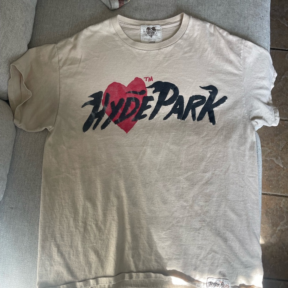 Heart Graphic Short Sleeve Tee - Cream/Red/Black